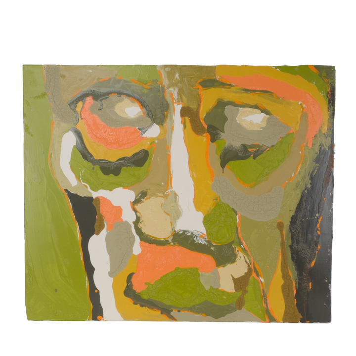 Contemporary painting of a front of a face in green and orange by Hilde Deceuninck.