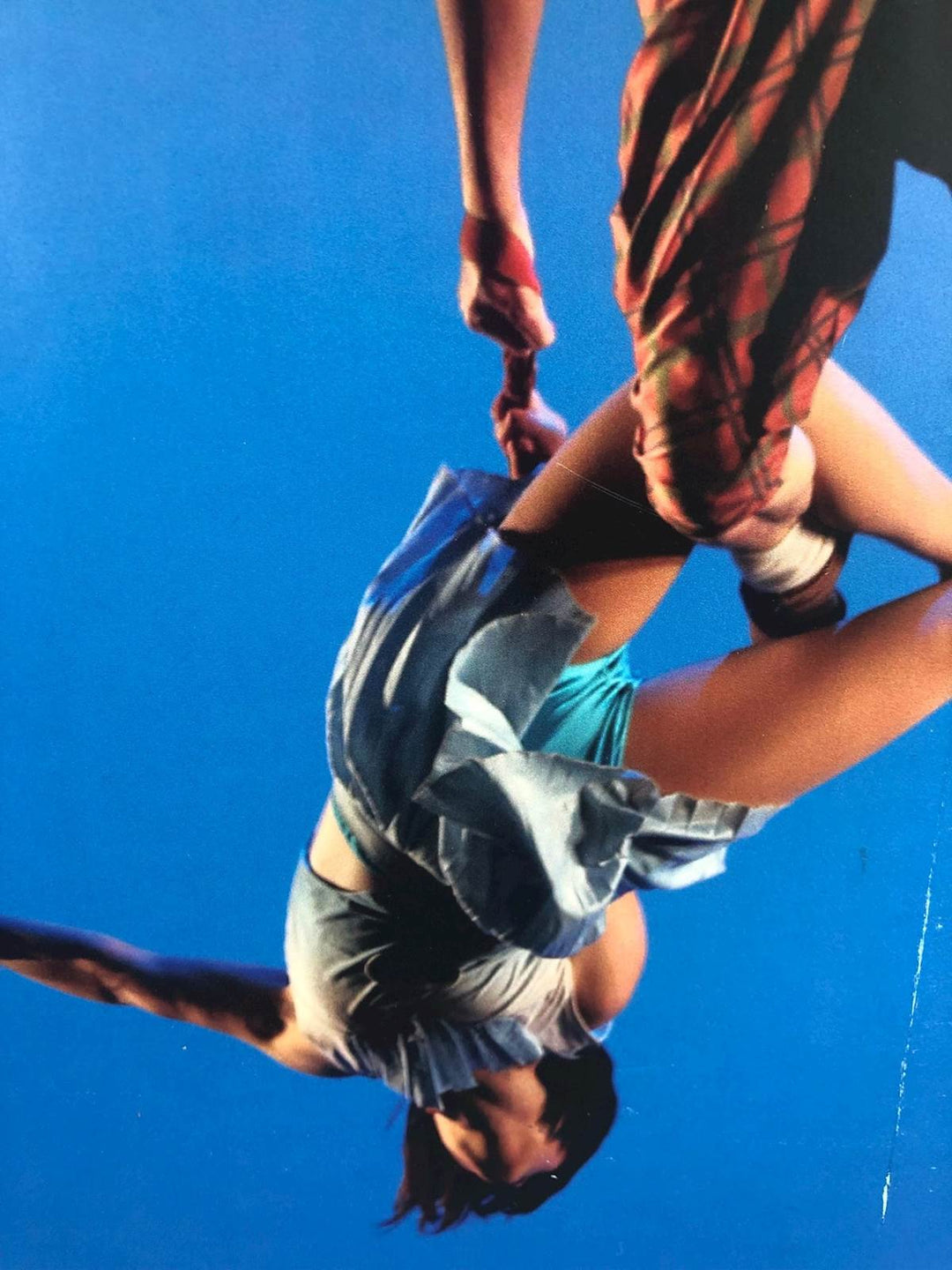 Foto van acrobaten in een circus - De Tuin Der Kunsten