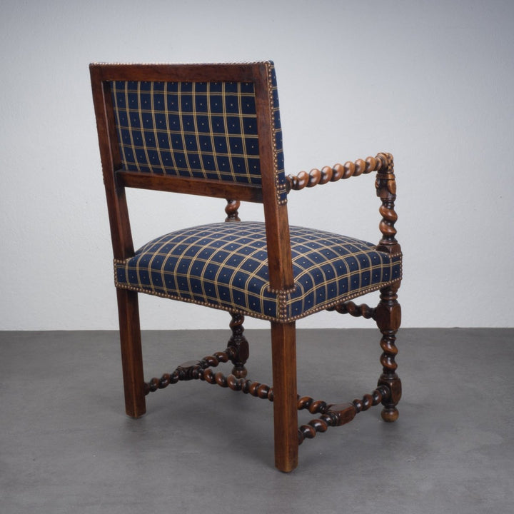 Notenhouten fauteuil naar 17e eeuws voorbeeld - De Tuin Der Kunsten