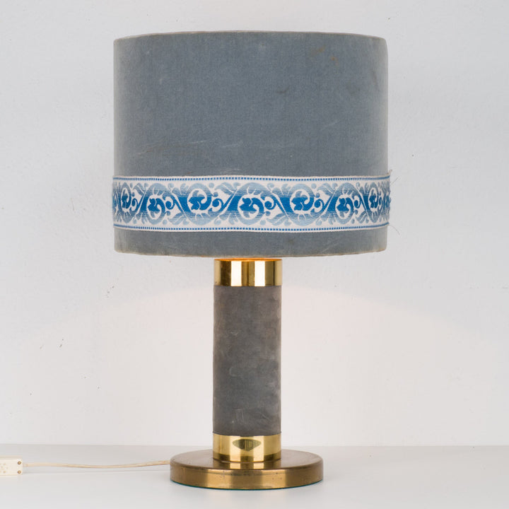 Tafellamp jaren 40 met lampenkap in blauw velours - De Tuin Der Kunsten