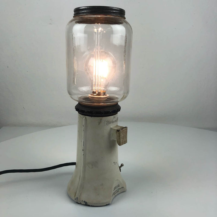 Vintage lamp van een koffiemolen van Kitchen Aid - De Tuin Der Kunsten