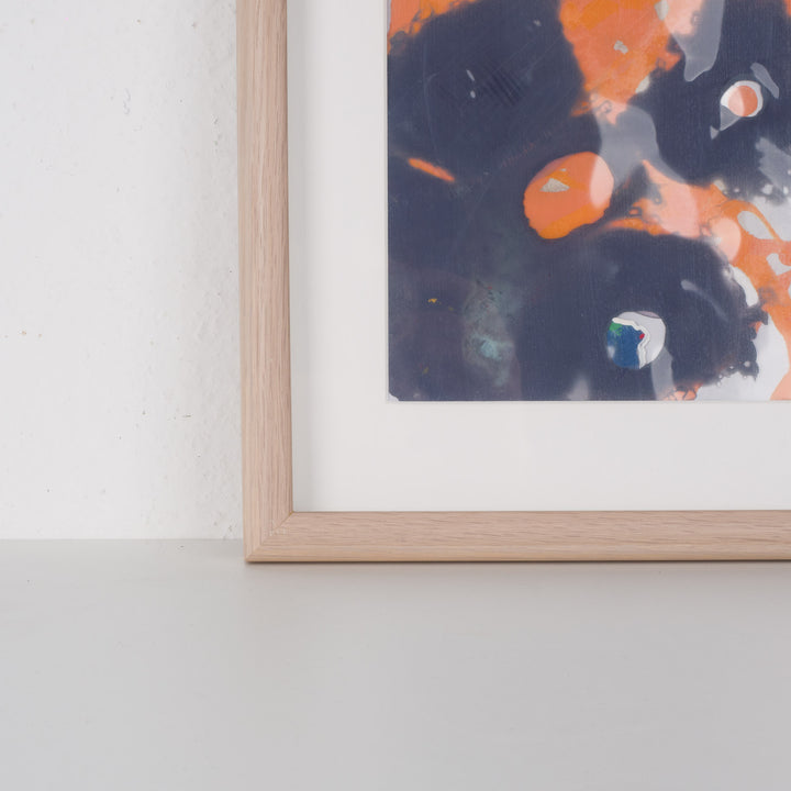 Gelaagde Compositie in Oranje & Indigo – Hilde Deceuninck (2016)