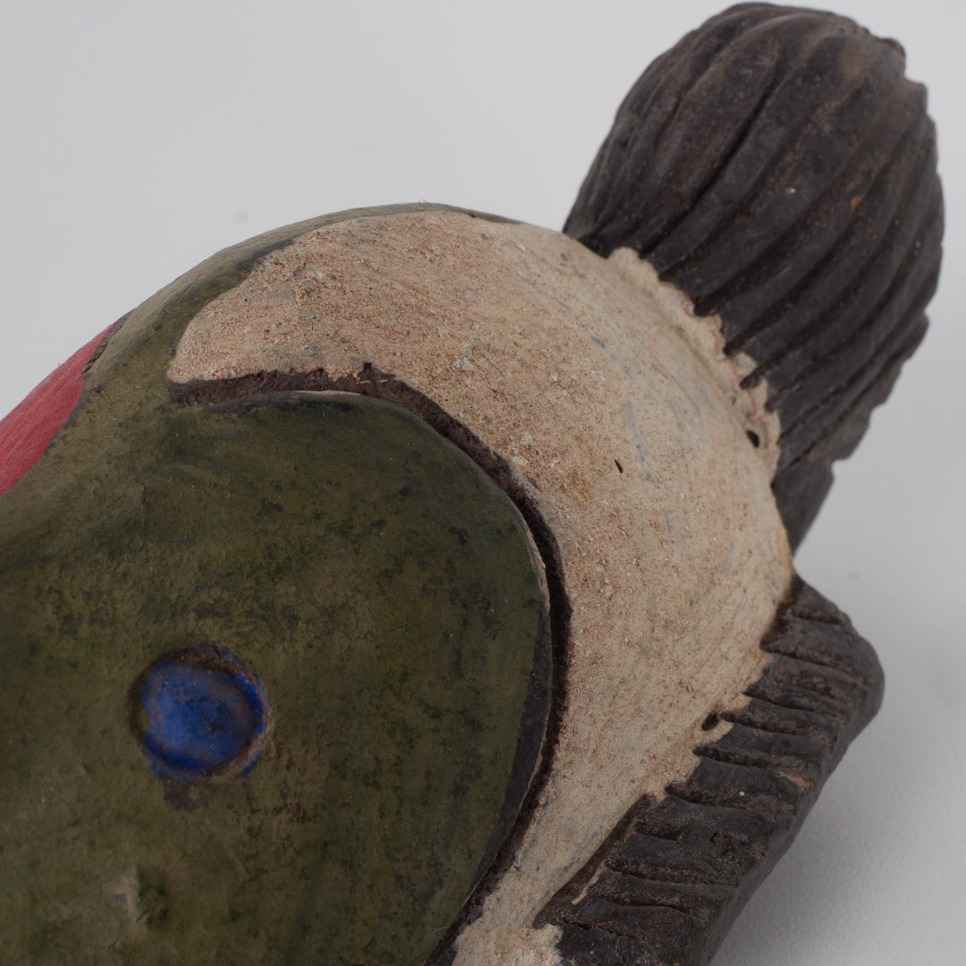 Klein Afrikaans decoratief maskertje – groen, rood en paars