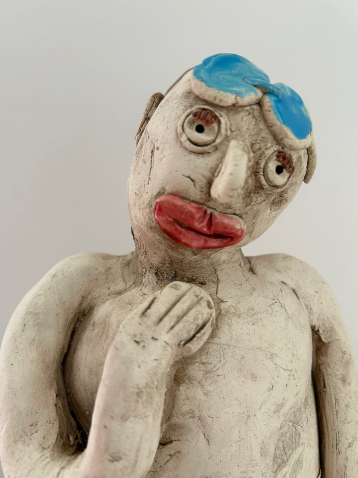 Beeld 'De Dromerige Zwemmer' – een knipoog in keramiek - 14 x 9 x 33 cm