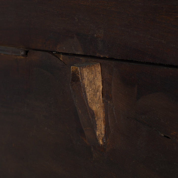 Koloniale Shisham Houten Kist 36x34x36 cm – Authentieke Opbergkist met Metalen Beslag