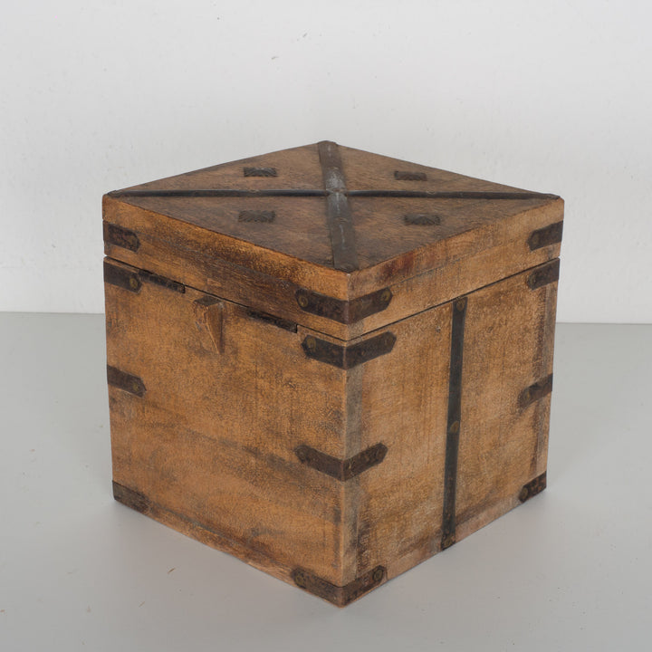 Koloniale kist in Shisham hout – massief & karaktervol – 19,5 x 20 x 20 cm