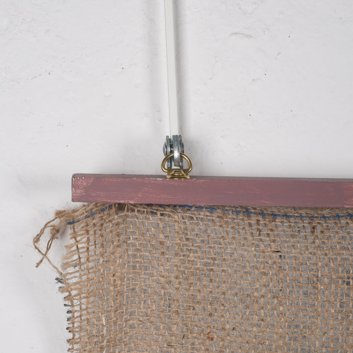 Schilderij van een iconisch figuur op jute – Heidi Schoefs – 117x110 cm