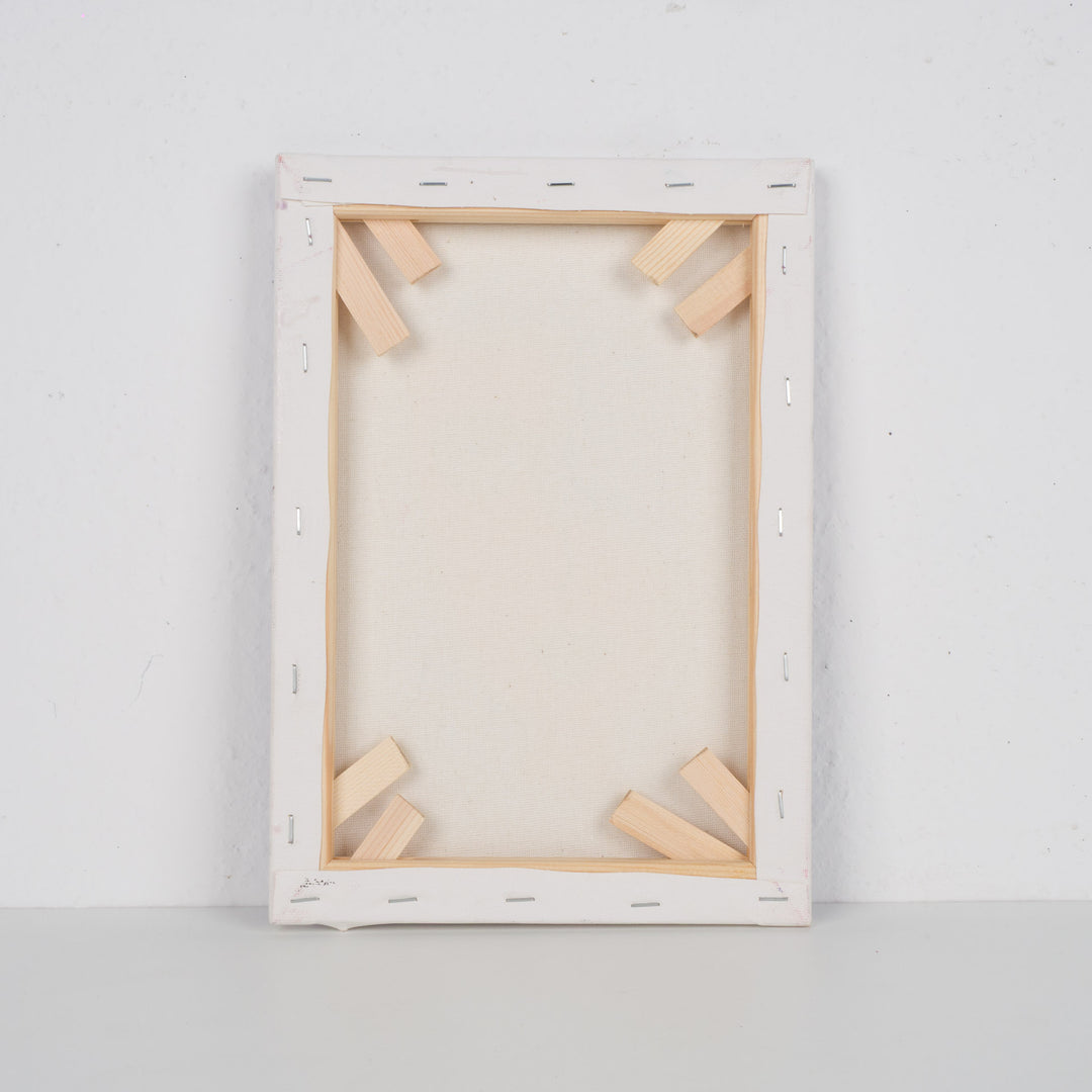 Schilderij geometrisch vrouwengezicht in licht blauw, paars en oranje – JP Terryn (2021) – 21 x 30 cm