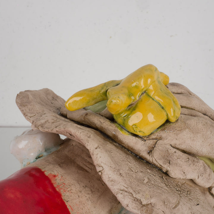 Handgemaakte ludieke keramische vogel – Met grote rode snavel