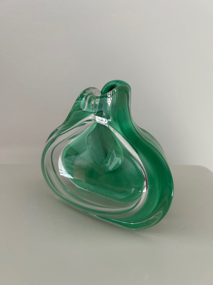 Groene fluistering in kristal – vintage vaasje van Bruno Lehrer