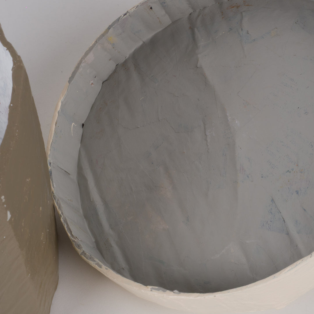 Handgemaakt dekselpotje in papier-maché met hart – Beige & Greige – Sociale creatie