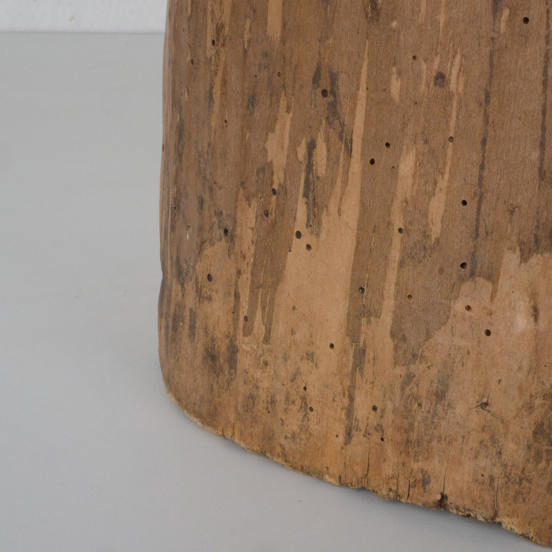 Massief houten vaasobject – Sculpturaal & tijdloos karakterstuk