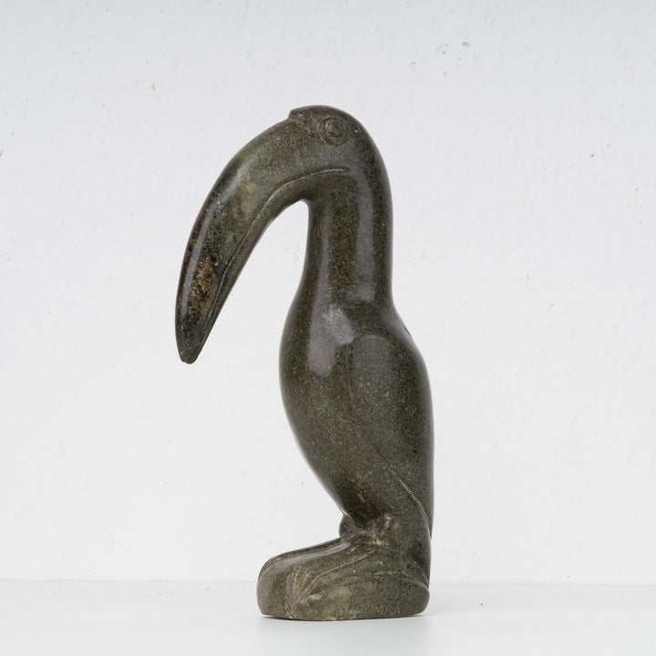 Pelikaanfiguur in Serpentijnsteen – Toegeschreven aan de Inuitcultuur van de Noordwestkust (1950-1970)