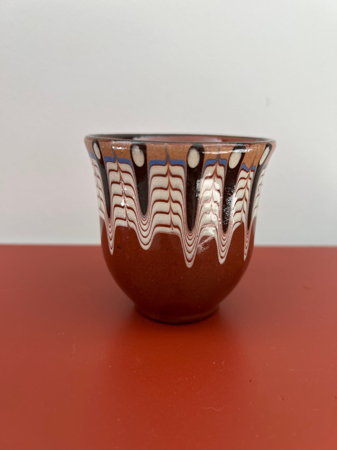 Troyan fluistering in klei – een kopje met een ziel / ca. 7,5 x 7,5 x 8 cm