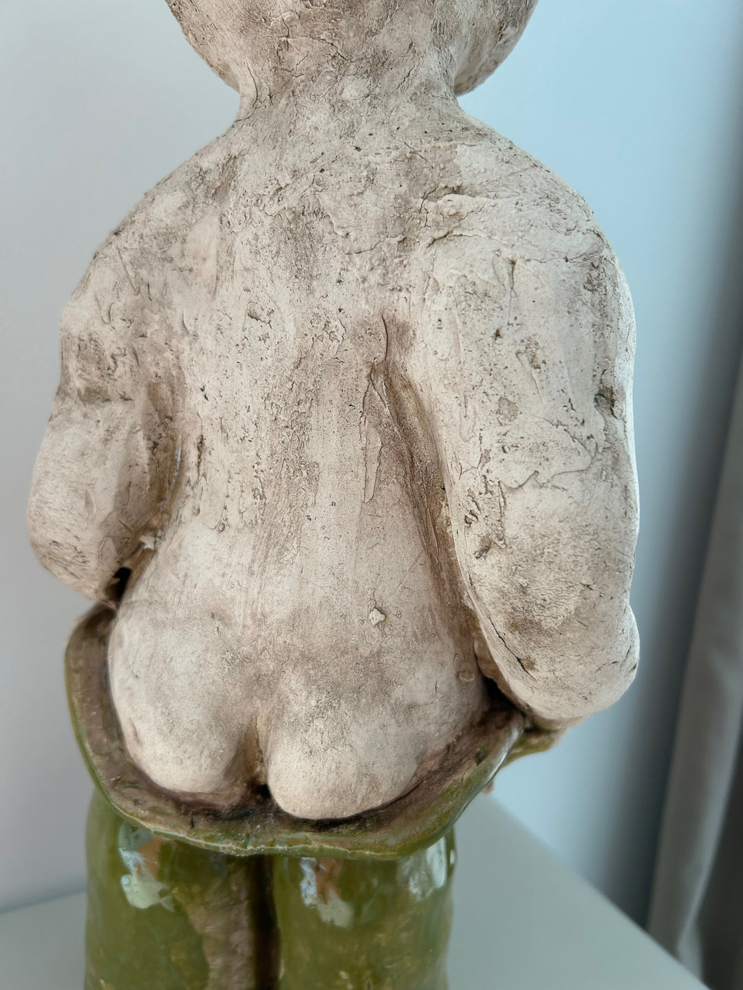 Ludiek keramisch beeld – eigenzinnige charme met een knipoog voor je interieur
