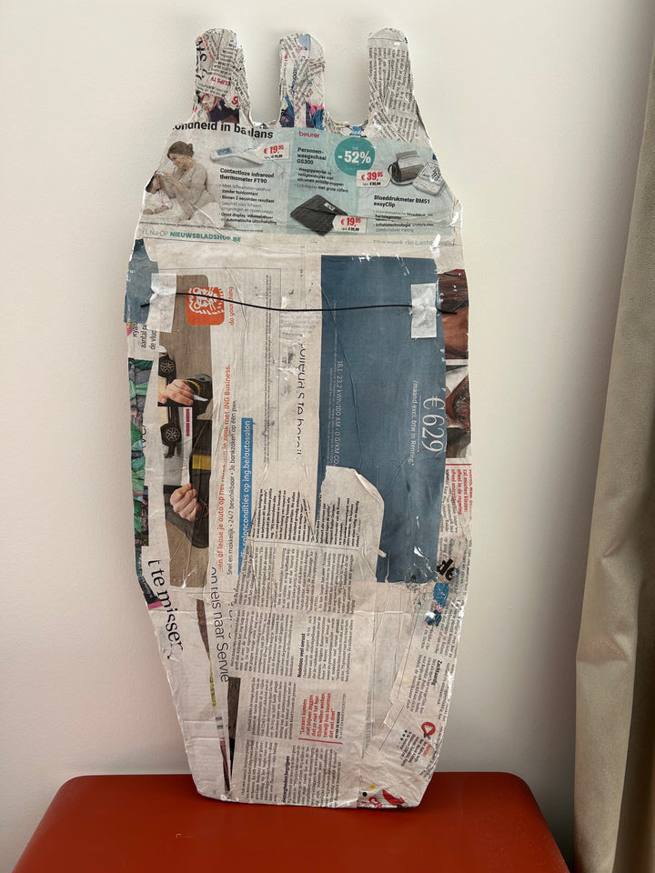 Stilte in Vorm: groot papier-maché Masker (60 cm) om neer te zetten om of om op te hangen