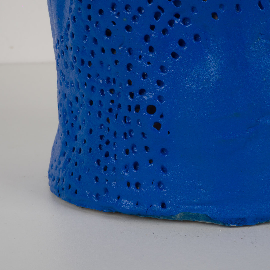 Karla Vanacker – handgemaakte koningsblauwe keramische vaas