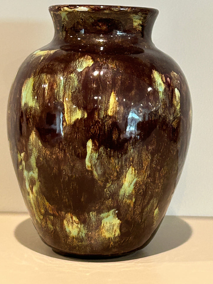 Decoratief keramisch atelier­vaasje met reactief brons- en groenglazuur – ca. 1970–2000 – 12 × 12 × 16 cm
