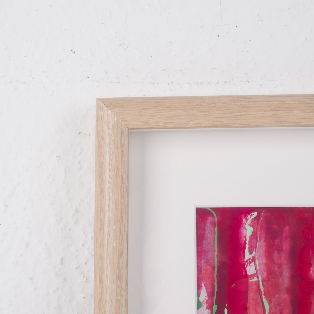 Hedendaags rood gelaagd schilderij op Mica – Hilde Deceuninck