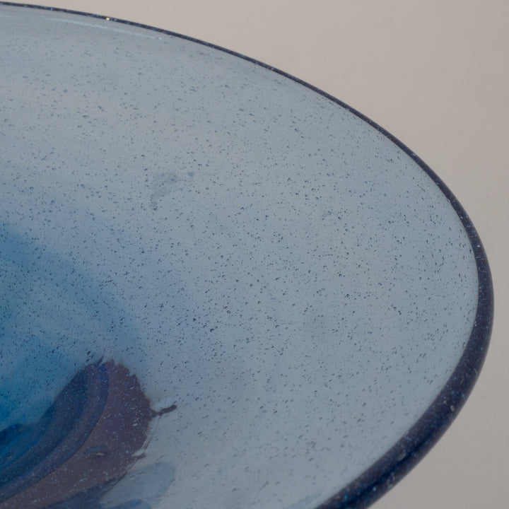 Mouth-blown Oval Blue Bowl on 3 Feet – Elegant Glassblowing Art