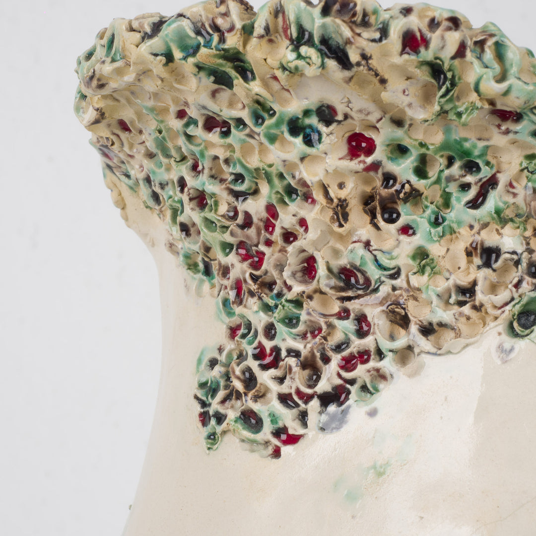 Keramische vaas in de vorm van een bloemkoolblad – gesigneerd – 14x11x18 cm