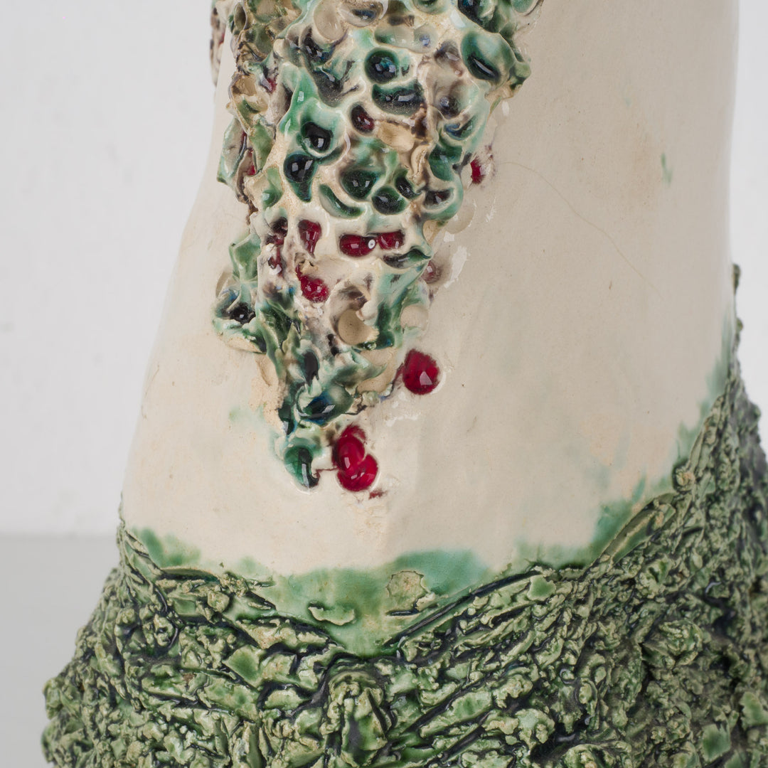 Keramische vaas in de vorm van een bloemkoolblad – gesigneerd – 14x11x18 cm