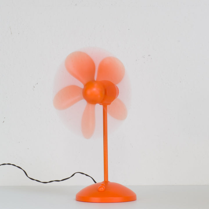 Ludieke oranje ventilator