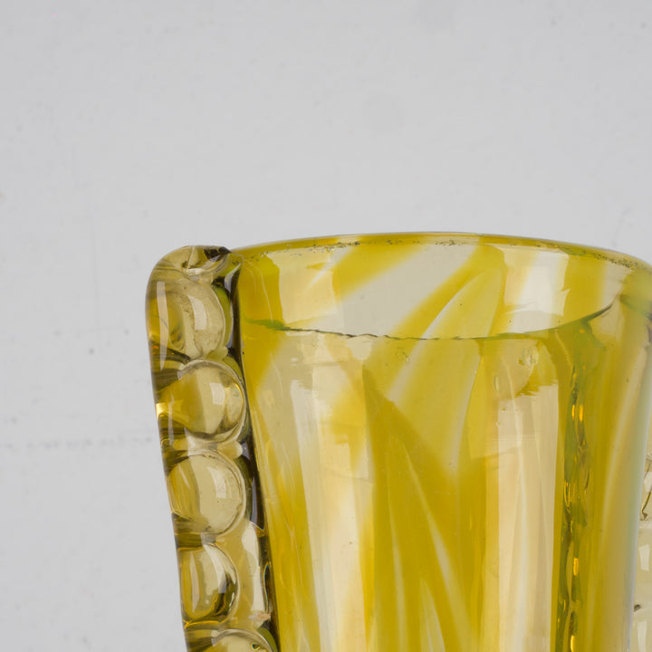 Vintage okergele vaas met vleugels – Groot en karaktervol