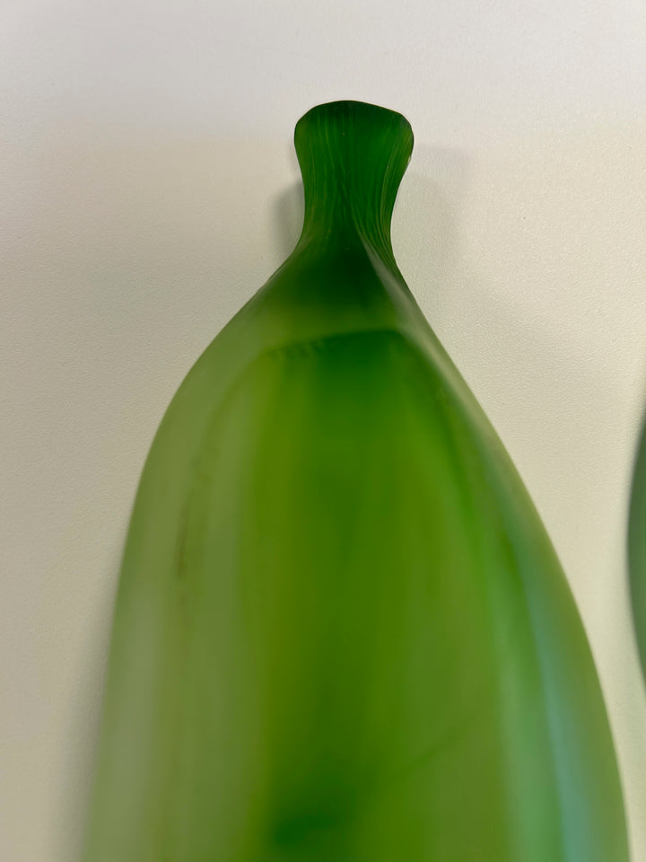 Set van 3 vintage Franse glazen schaaltjes in blad-/peulvorm – groen matglas – 26 x 8 x 4,5 cm