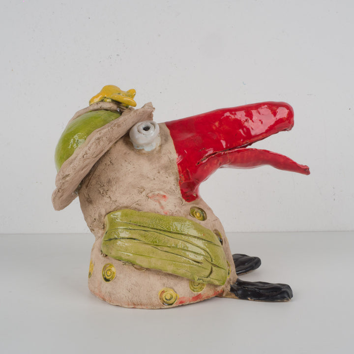 Handgemaakte ludieke keramische vogel – Met grote rode snavel