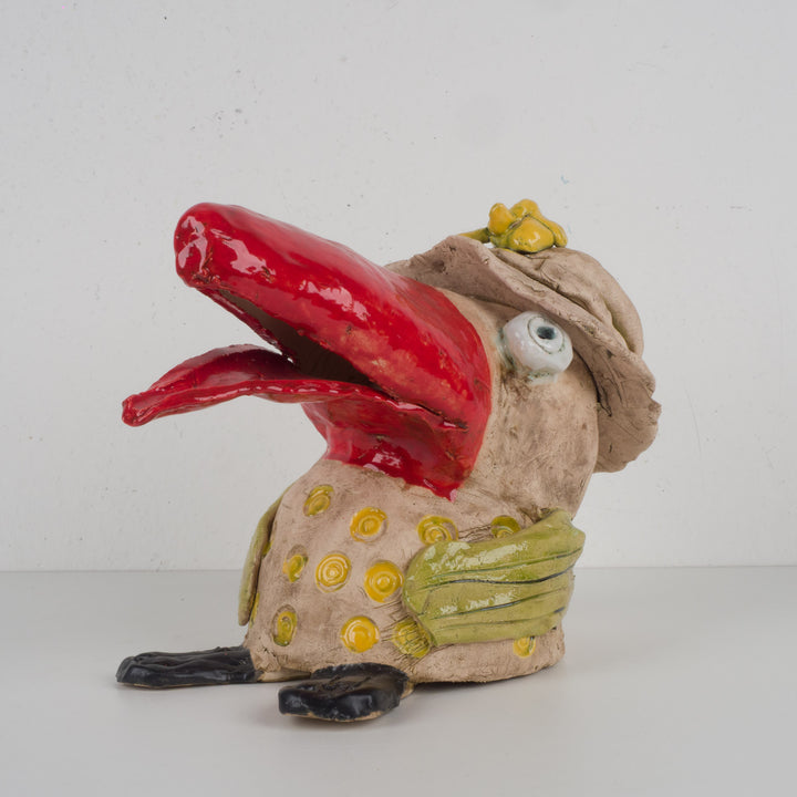 Handgemaakte ludieke keramische vogel – Met grote rode snavel