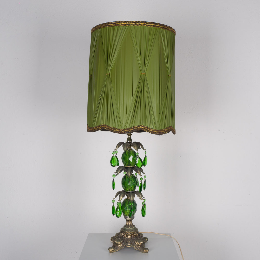 Grote groen lamp met stoffen kap en groene glazen kralen