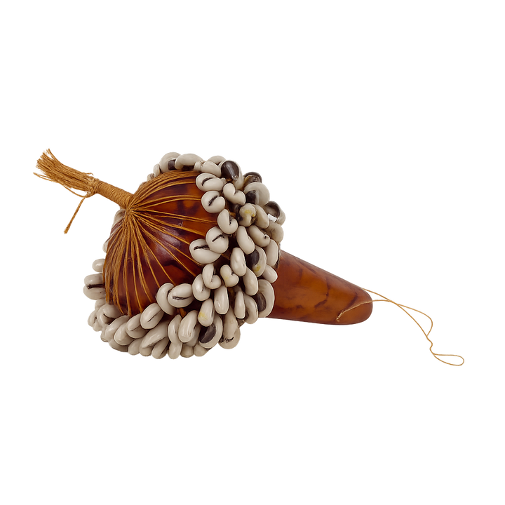Authentiek schelpenobject op kalebas – Mogelijk traditionele rammelaar – 16,5 x 16,5 x 11,5 cm