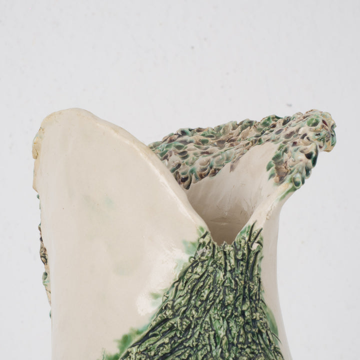 Keramische vaas in de vorm van een bloemkoolblad – gesigneerd – 14x11x18 cm