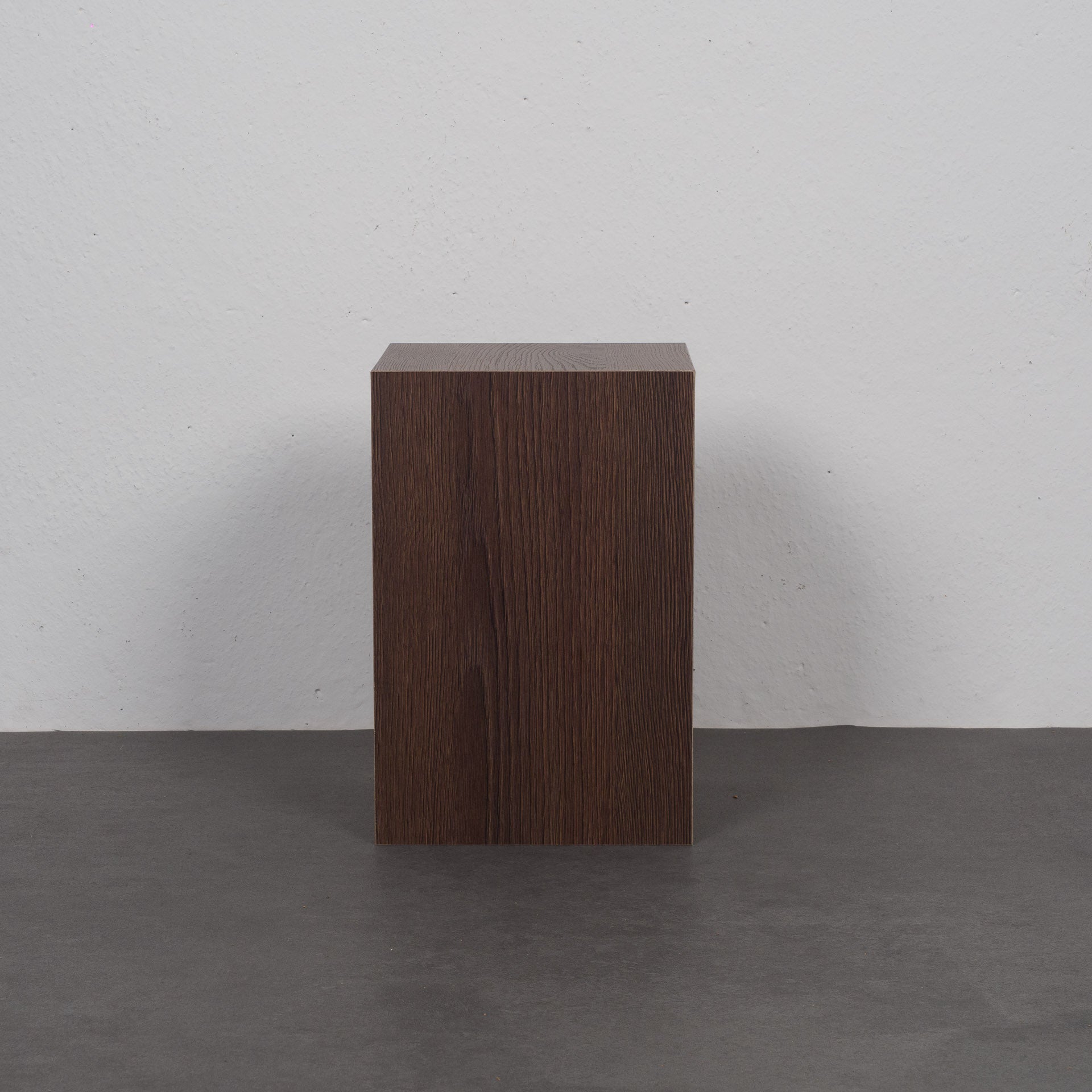 Rechte houten sokkel, massief hout, donker walnootoppervlak, verschillende afmetingen (29 x 13 x 3