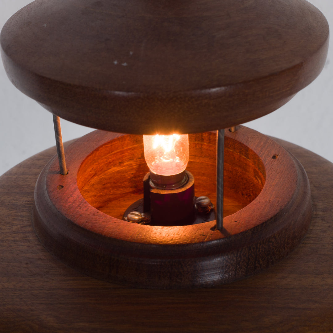 Tafellamp in hout – Vuurtoren