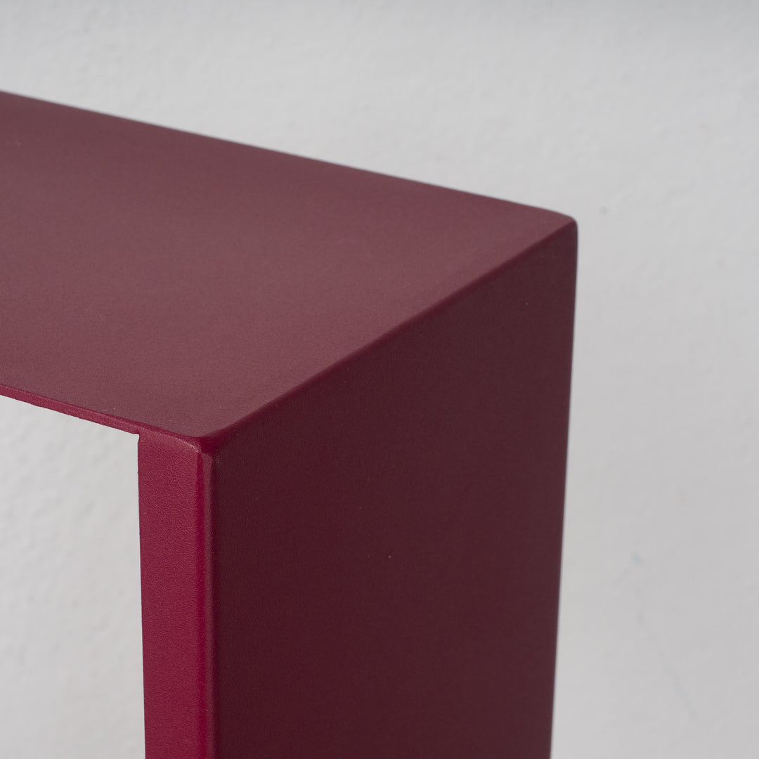 Elongated high base in burgundy red – timeless elegance value