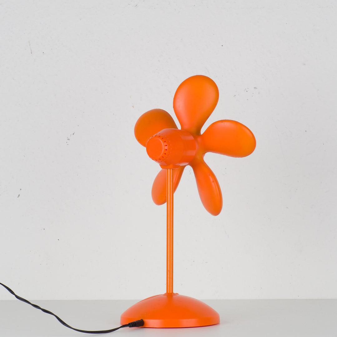 Ludieke oranje ventilator