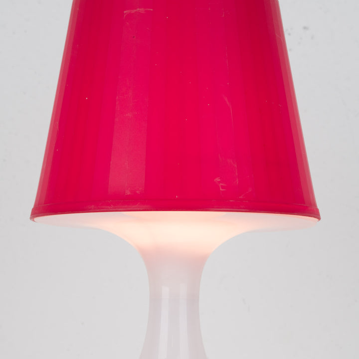 Modern lampje in een rode kleur - made in Hungary