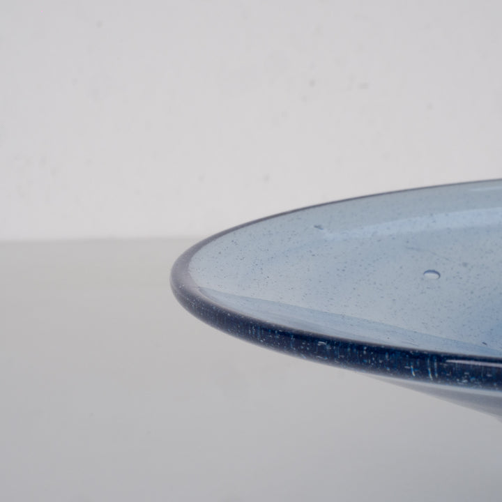 Mondgeblazen Ovalen Blauwe Schaal op 3 Voetjes – Elegante Glasblaaskunst