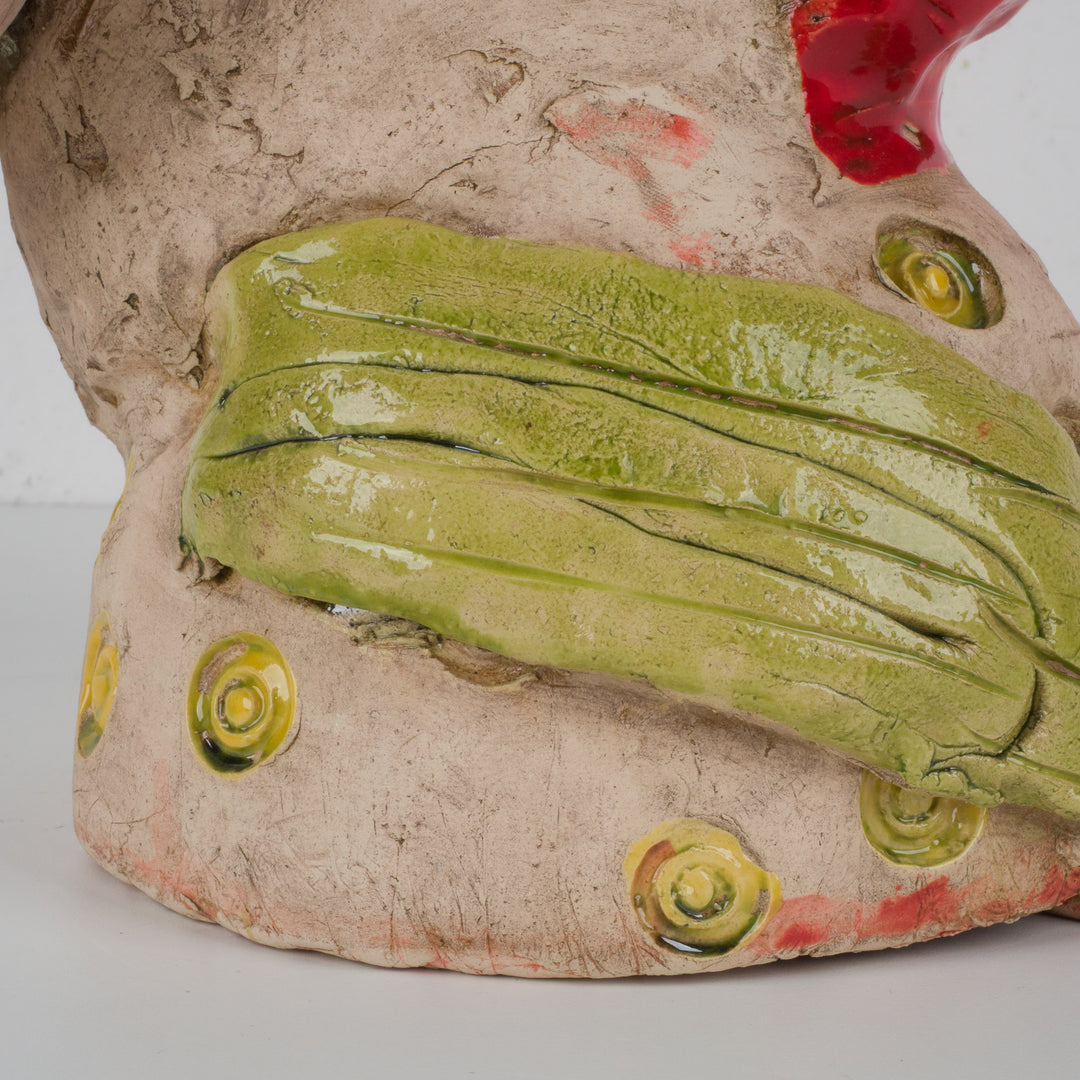 Handgemaakte ludieke keramische vogel – Met grote rode snavel