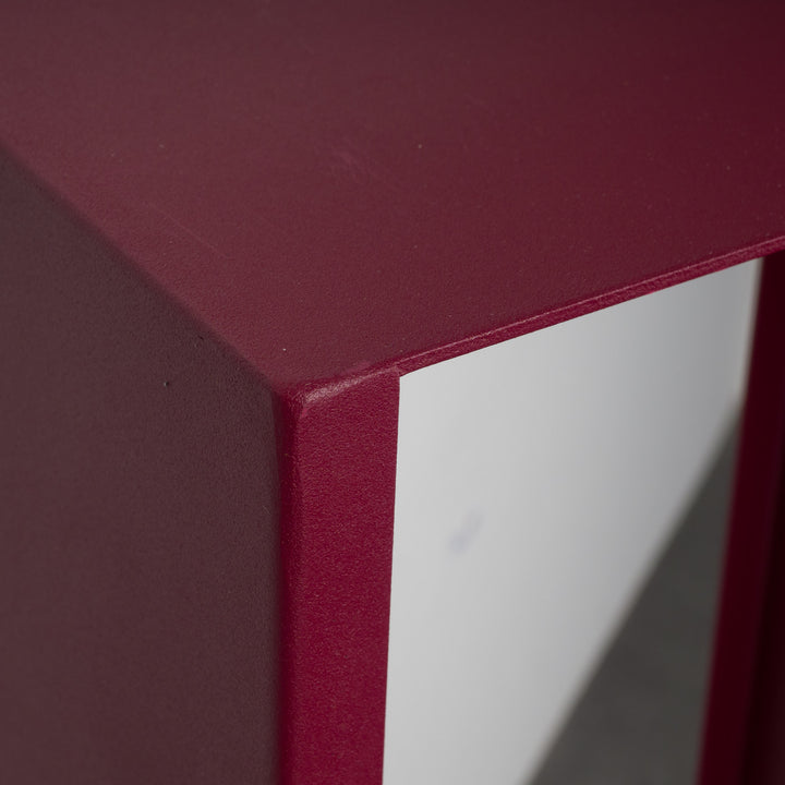 Elongated high base in burgundy red – timeless elegance value