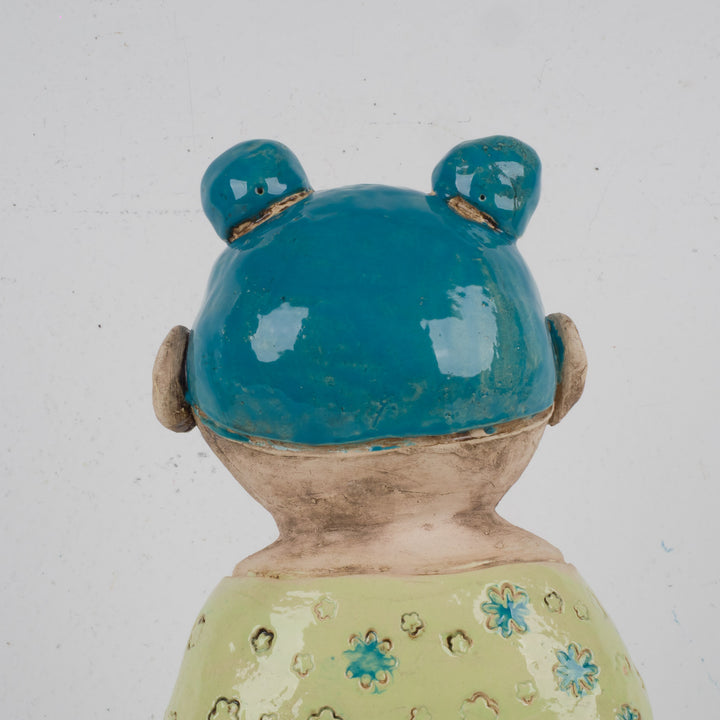 Kleurrijk handgemaakt keramisch beeld – De Reiziger