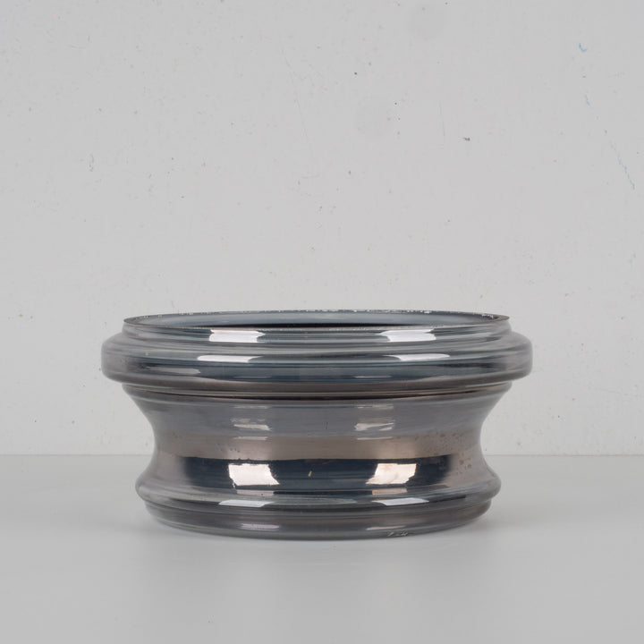 Ronde grijze schaal in spiegelglas – 23x23x10,5 cm