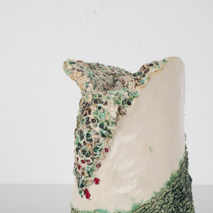 Keramische vaas in de vorm van een bloemkoolblad – gesigneerd – 14x11x18 cm