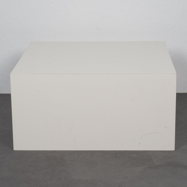 Base in white laminate