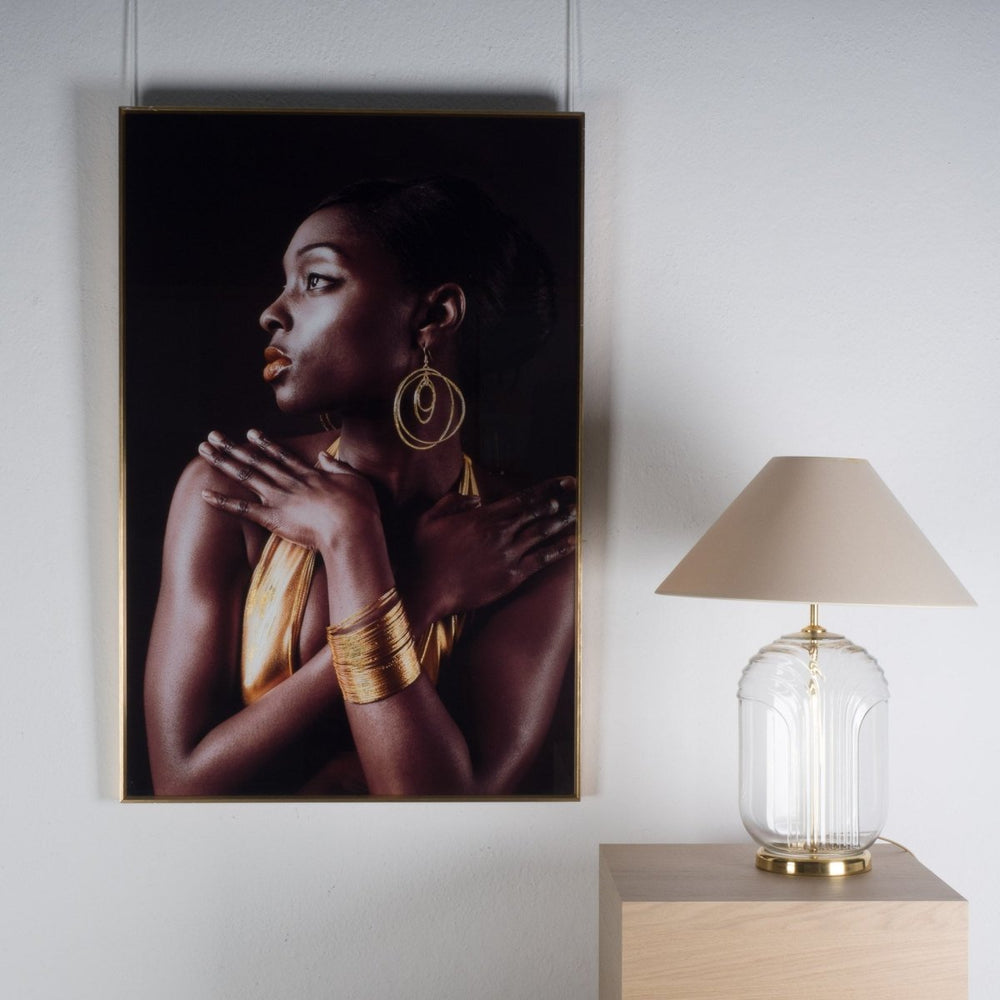 Foto van een zwart vrouw in glas - De Tuin Der Kunsten